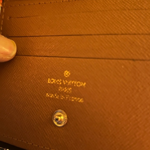 Louis Vuitton Wallet MAKE OFFER - Picture 9 of 11